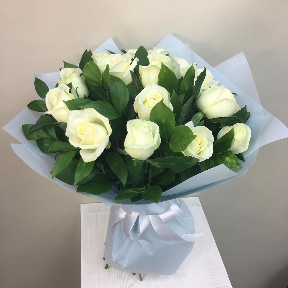 Букет 15 Белых роз Проуд в Первомайском Республика Крым
