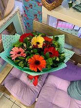 Букет цветов из:  Герберы, Хризантемы и Альстромерии #REPLACE_PRED# Первомайском Республика Крым