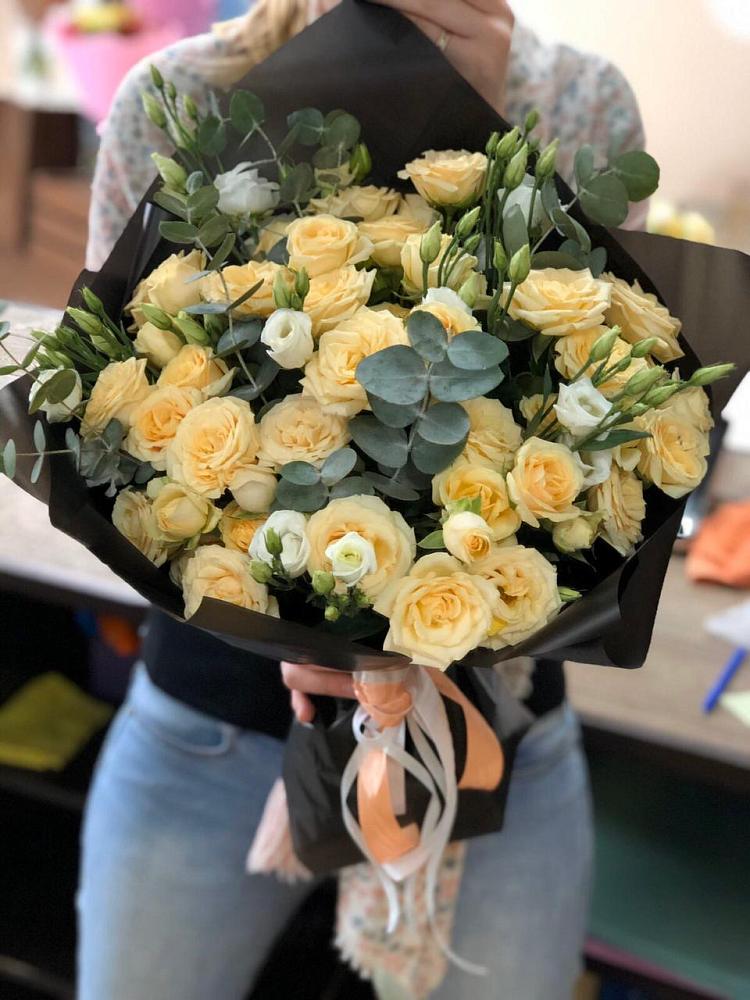 Букет цветов из: Розы и Лизиантусы в Первомайском Республика Крым