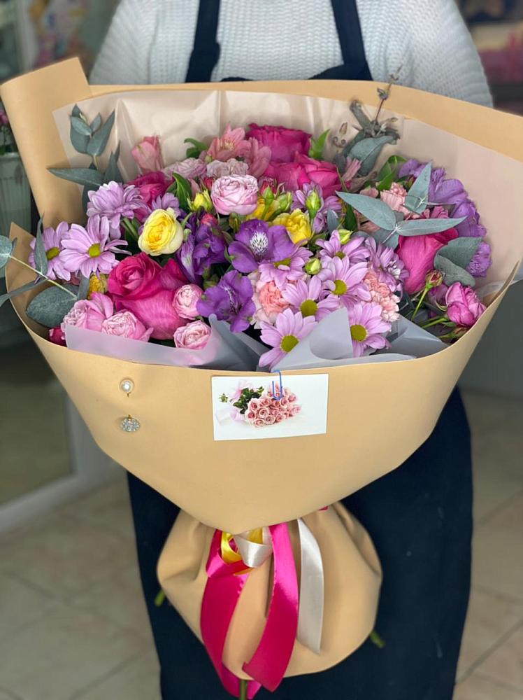 Букет цветов из: Хризантемы, Гвоздики и Альстромерии в Первомайском Республика Крым