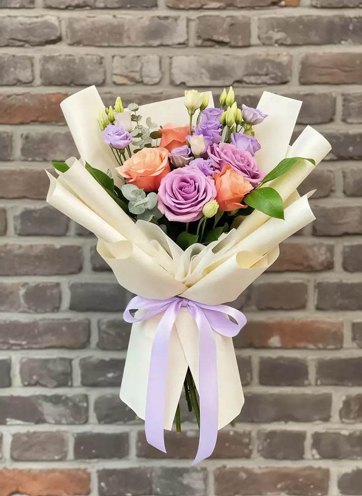 Букет цветов из: Лизиантусы и Розы в Первомайском Республика Крым