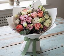 Букет цветов из:  Розы, Лизиантусы и Гвоздики в Первомайском Республика Крым