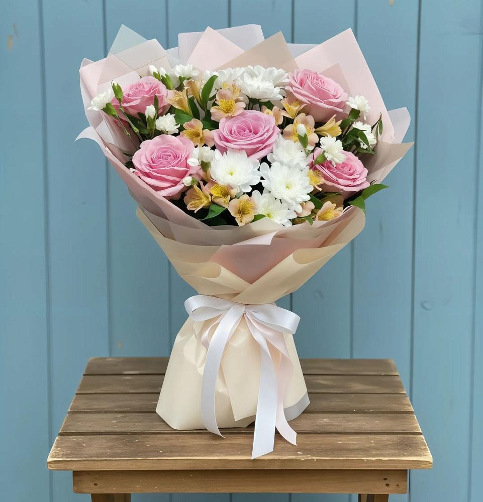 Букет цветов из: Гвоздики, Орхидеи и Розы в Первомайском Республика Крым