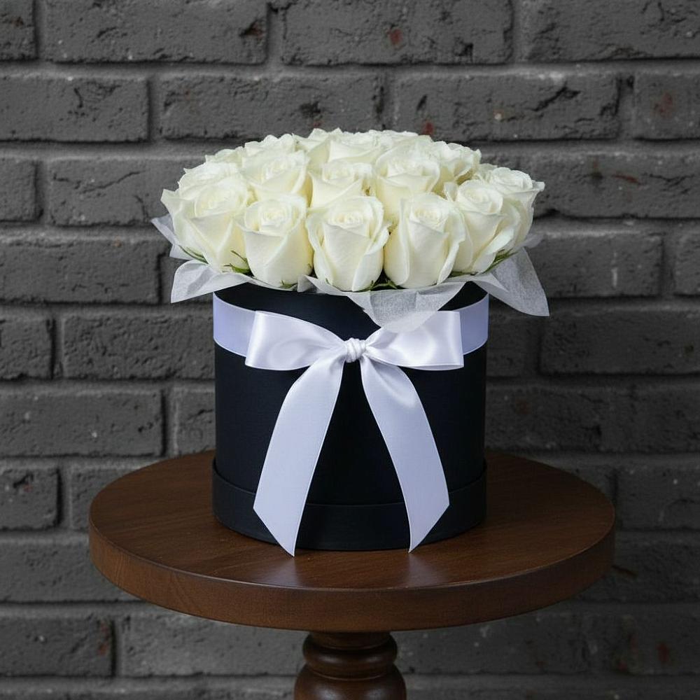 Цветочная композиция из Розы в шляпной коробке в Первомайском Республика Крым