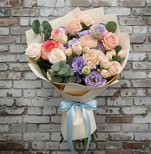 Букет цветов из:  Розы, Лизиантусы и Гвоздики в Первомайском Республика Крым