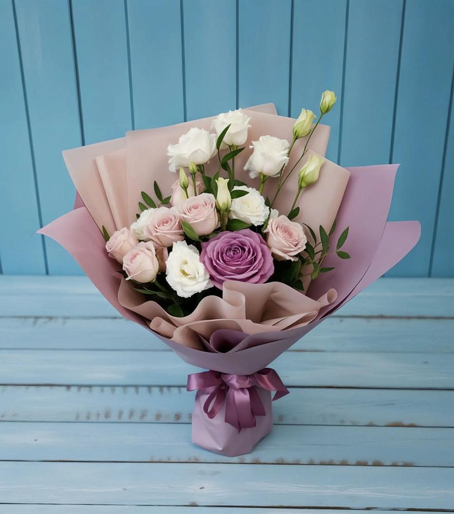 Букет цветов из: Розы и Лизиантусы в Первомайском Республика Крым