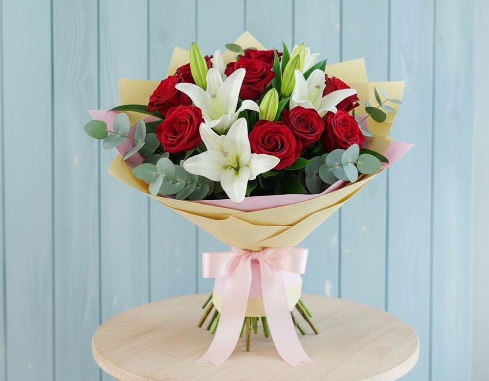 Букет цветов из: Лилии и Розы в Первомайском Республика Крым